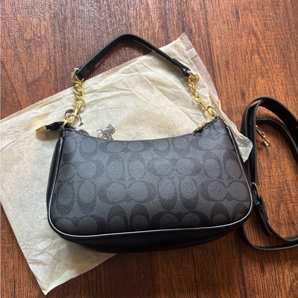 Black monogram bag with gold hardware - Picture 4 of 9